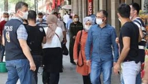 Maske takmayana 250 lira para cezasının yanında 1 yıla kadar da hapis cezası verilecek