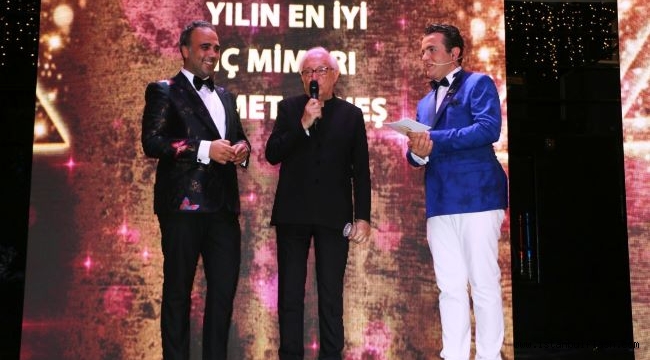 Duayen Modacı Yıldırım Mayruk'tan Ahmet Güneş'e Ödül