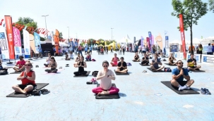  Kadıköy'de Cadde 10k Spor Festivali Renkli Görüntülere Sahne Oldu