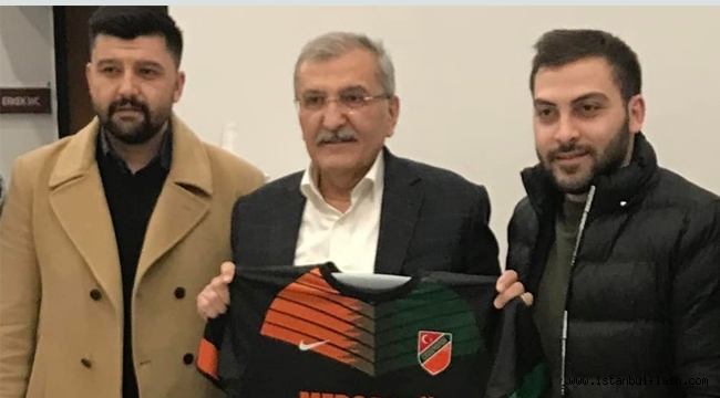 ÇİĞDEMSPOR'DAN BAŞKAN MURAT AYDIN'A ÖZEL FORMA VAR!