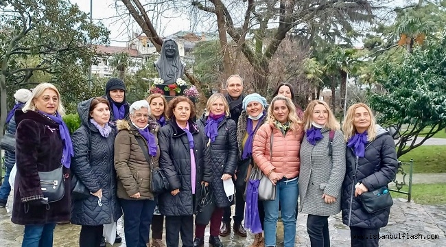 Üsküdar CHP Kadın Kolları Zübeyde Hanım Anıtında