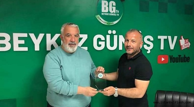 GÜMÜŞSUYUSPOR ÖZLE BİR GECE İLE KATKI SUNANLARA PLAKET VERDİ