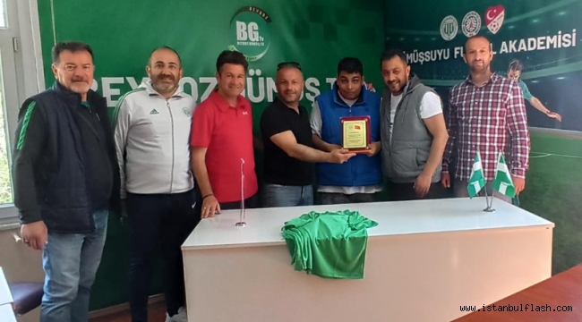 GÜMÜŞSUYUSPOR'DAN KATKI SUNANLARA ÖZEL BİR TÖREN VARDI