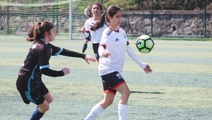 RÜZGARLIBAHÇESPOR KIZLARI PENDİK GÜVEN'İ ÜZGÜN GÖNDERDİ 5-2