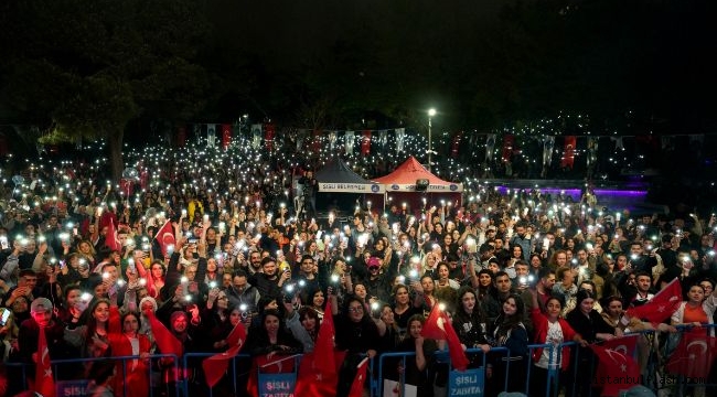 19 MAYIS ŞİŞLİ'DE COŞKUYLA KUTLANDI