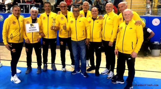 BEYKOZ VETERAN VOLEYBOL TAKIMI MUĞLA'DAN ŞAMPİYON DÖNDÜ