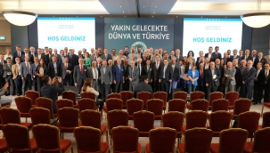 DÜNYACA ÜNLÜ İKTİSATÇILAR "YAKIN GELECEKTE DÜNYA VE TÜRKİYE' PANELİNDE" BULUŞTU.