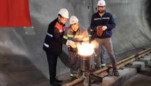 ÜMRANİYE-ATAŞEHİR-GÖZTEPE METRO HATTININ RAY DÖŞEME İŞLEMLERİ BAŞLADI