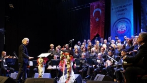 NİLÜFER MUSİKİ DERNEĞİ EMEL SAYIN ŞARKILARIYLA MEST ETTİ