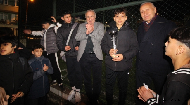 ÇUBUKLUSPOR U14 TAKIMI ŞAMPİYONLUĞUNU KUTLADI