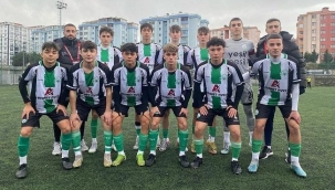 KAVACIK U18 GENÇLERİ EVİNE 1 PUANIN ÜZÜNTÜSÜ İLE DÖNDÜ 1-1