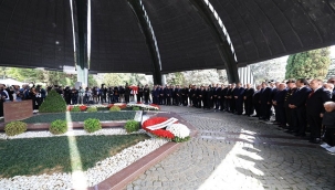 İMAMOĞLU TURGUT ÖZAL'I ANMA TÖRENİNE KATILDI