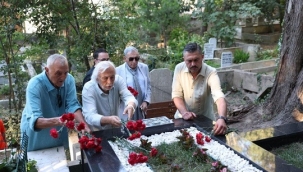 HALDUN DORMEN, MÜJDAT GEZEN VE MUSTAFA ALABORA SAHNEDE İSMET AY'I ANDI