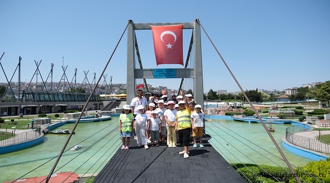 KÜÇÜK REHBERLER İSTANBUL'U KEŞFEDİYOR