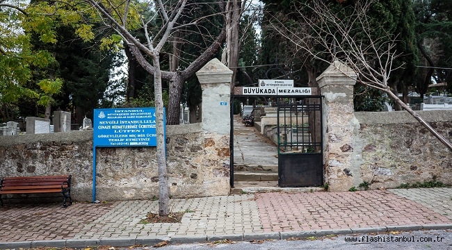 BÜYÜKADA MEZARLIK ALANINDA ÇEVRE DÜZENLEMESİ YAPILIYOR