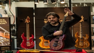 TÜRKİYE'DEN DÜNYAYA ELEKTRO GİTAR İHRACATI YAPACAK SHARK GUITARS FABRİKASI AÇILDI