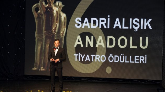 "7.SADRİ ALIŞIK ANADOLU TİYATRO OYUNCU ÖDÜLLERİ'' ADAYLARI BELLİ OLDU…