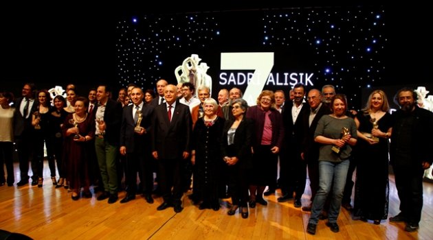 "7.SADRİ ALIŞIK ANADOLU TİYATRO OYUNCU ÖDÜLLERİ'' SAHİPLERİNİ BULDU…