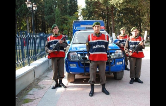 JANDARMA, BEYKOZ'DAN ÇEKİLİYOR