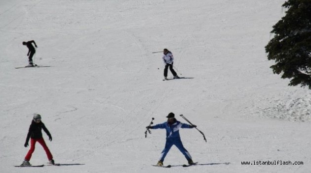 Gençler, kayak öğrenerek engelleri aşacak!