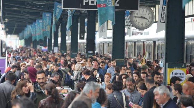 Haydarpaşa Gar'ında düzenlenen 9. Kadıköy Kitap Günleri sona erdi.