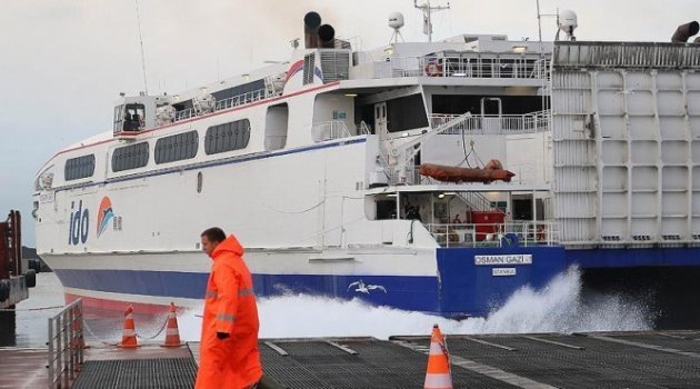 İstanbul'da deniz ulaşımına fırtına engeli