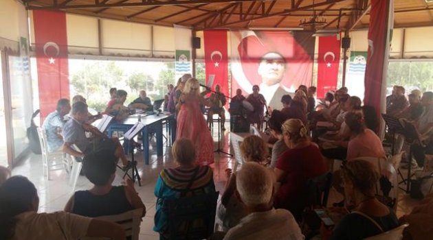 İZMİR ULUSLARARASI KÜLTÜR PARK FUARINDA KONSER