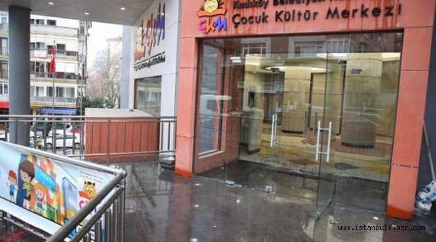 Kadıköy Belediyesi bugün çocuklara karne hediyesi olarak "Kültür Merkezi" açıyor.